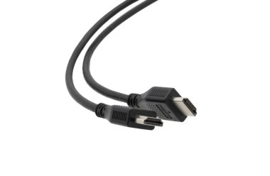 Beyaz arkaplanda HDMI kablo bağlantısı izole edildi