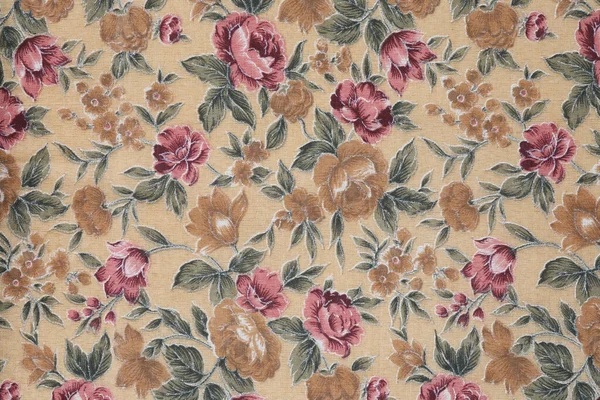 Kumaş üzerinde Vinrage çiçek tasarımı