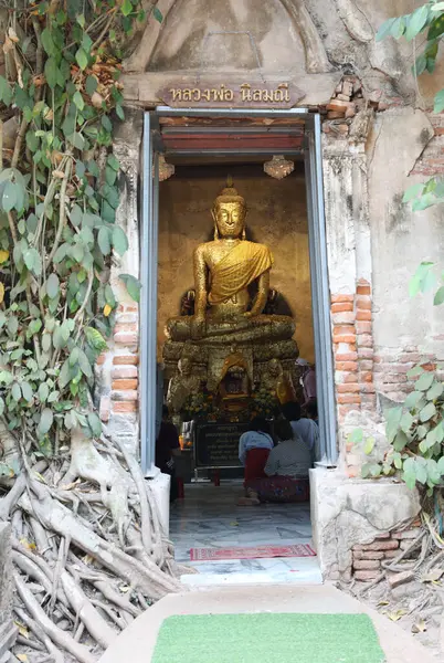 Patung Buddha Gereja Tua Wat Bang Kung Amphawa Berbeda Provinsi Stok Gambar Bebas Royalti