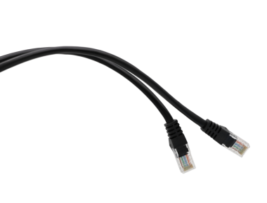 Şeffaf arkaplanda küflenmiş RJ45 fişi olan siyah ağ kabloları (PNG Dosyası)