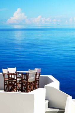 Deniz manzaralı restoran terası, Yunan adaları