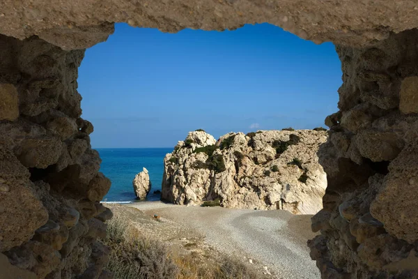 塞浦路斯Aphrodite岩石和海滩景观 — 图库照片