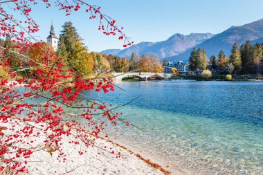 Slovenya 'da güzel bir sonbahar. Bohinj Gölü