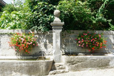 İsviçre 'nin Montreux şehrinde içme suyu çeşmesi.