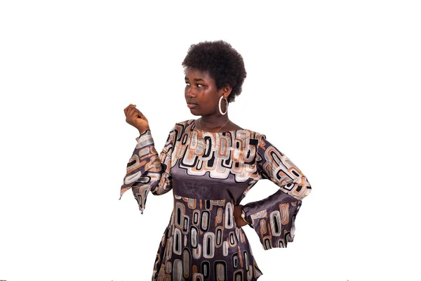 Een Jong Meisje Met Afro Staan Witte Achtergrond Weggespoeld Terwijl — Stockfoto