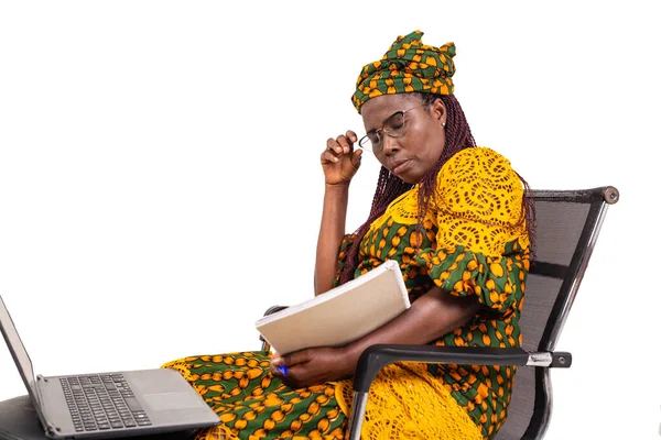 Portrait Beautiful Mature Businesswoman Laptop Holding Notebook Pensive — Stock Photo, Image