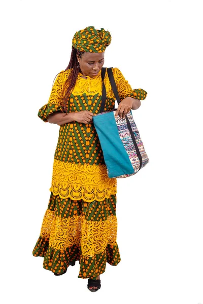 Eine Reife Schöne Frau Traditioneller Kleidung Die Vor Weißem Hintergrund — Stockfoto