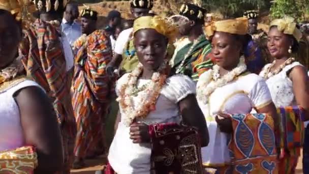 Allp Côte Ivoire Août 2018 Jeunes Femmes Vêtues Tenues Traditionnelles — Video