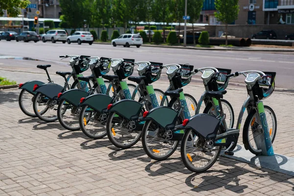 Nur Sultan Kasachstan Juni 2022 Fahrräder Zum Ausleihen Stehen Straßenrand — Stockfoto