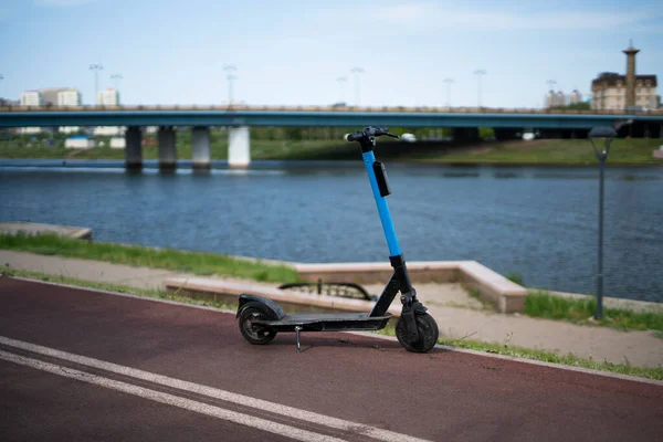 Blue Electric Scooter Rent Waterfront High Quality Photo — Stock Photo, Image