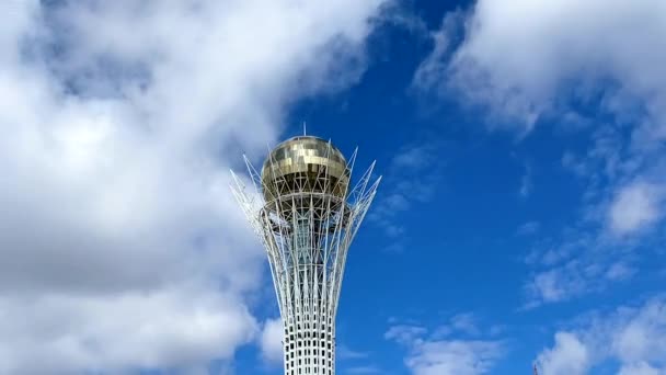 2023年4月 哈萨克斯坦阿斯塔纳 在乌云密布的蓝天下 高质量的Fullhd视频延时视频 — 图库视频影像