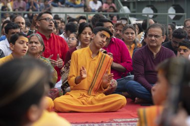 Rishikesh, Hindistan, 24 Mart 2024 Ganga Aarti festivali. Yüksek kalite fotoğraf