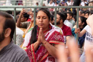 Rishikesh, Hindistan, 24 Mart 2024 Ganga Aarti festivali. Yüksek kalite fotoğraf