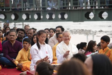 Rishikesh, Hindistan, 24 Mart 2024 Ganga Aarti festivali. Yüksek kalite fotoğraf