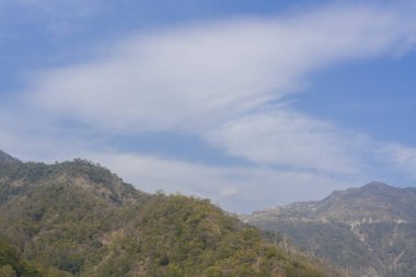 Rishikesh 'teki Himalaya Dağları. Yüksek kalite fotoğraf