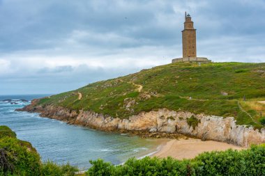 İspanyol kasabası A Coruna 'daki Herkül Deniz Feneri Kulesi.