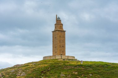 İspanyol kasabası A Coruna 'daki Herkül Deniz Feneri Kulesi.