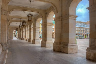 A Coruna, İspanya 'daki Praza de Maria Pita Meydanı.