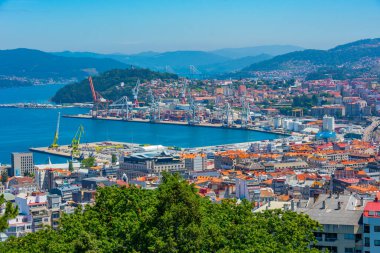 İspanya 'nın Vigo kentindeki liman manzarası.
