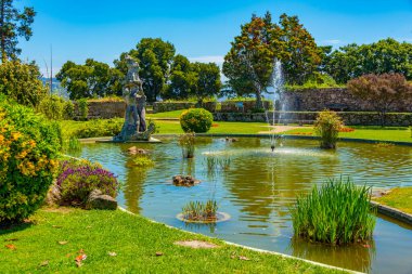 İspanyol kasabası Vigo 'daki Castelo do Castro' ya park et..