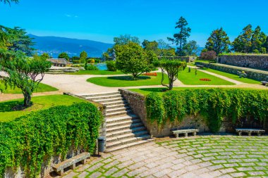 İspanyol kasabası Vigo 'daki Castelo do Castro' ya park et..