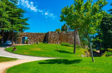 İspanyol kasabası Vigo 'daki Castelo do Castro' ya park et..