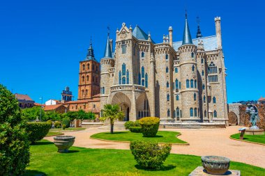 İspanyol kasabası Astorga 'daki Gaudi Sarayı