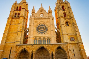 İspanyol kasabası Leon 'daki katedral manzarası.