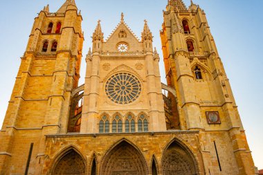 İspanyol kasabası Leon 'daki katedral manzarası.