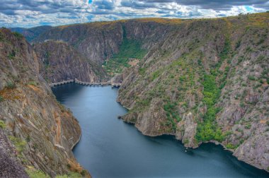 İspanya 'da Mirador del Picon de Felipe' den Douro nehrinin manzarası.