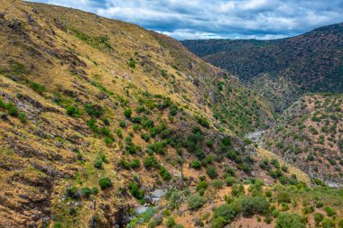 İspanya 'da Huebra ve Camaces nehirlerinin kesiştiği çorak vadi..