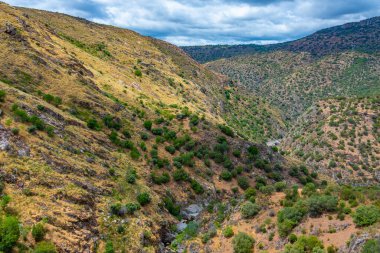 İspanya 'da Huebra ve Camaces nehirlerinin kesiştiği çorak vadi..