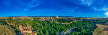 İspanya 'nın Segovia kentinin Panorama manzarası.