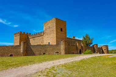 İspanya 'nın Pedraza köyünde Castillo de Pedraza.