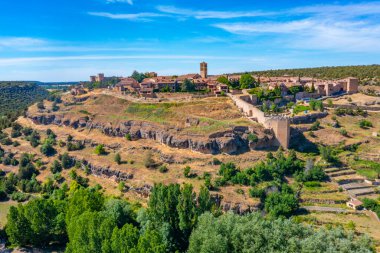 İspanyol köyü Pedraza 'nın Panoraması.