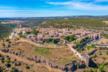 İspanyol köyü Pedraza 'nın Panoraması.