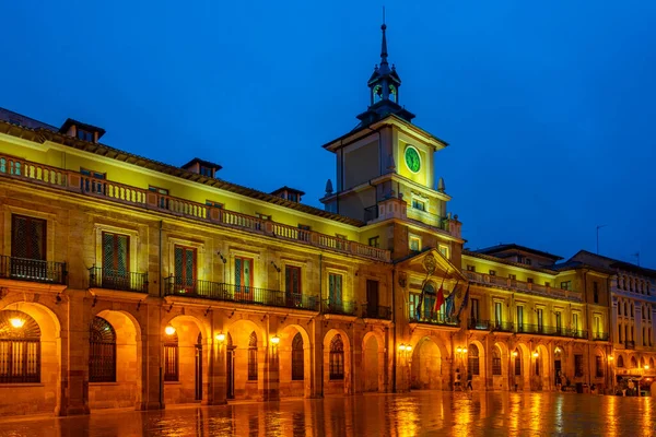 Nachtansicht Des Rathauses Von Oviedo Spanien — Stockfoto