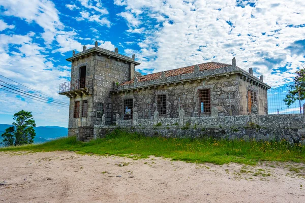 İspanya 'daki Santa Trega dağındaki Casa Ormanı.