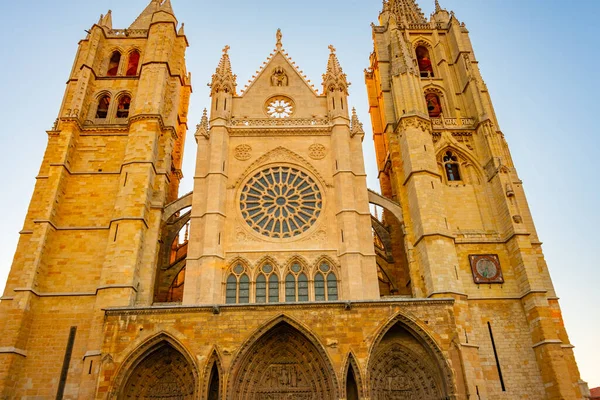 西班牙里昂城的大教堂景观 — 图库照片