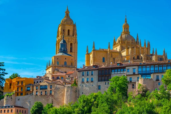 İspanya, Segovia 'daki Gotik katedralin Panorama manzarası.