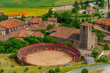 İspanyol şehri Atienza 'daki Plaza de Toros.