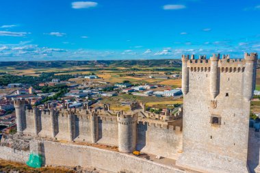 İspanya 'daki Penafiel kalesinin manzarası.