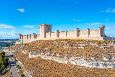İspanya 'daki Penafiel kalesinin manzarası.