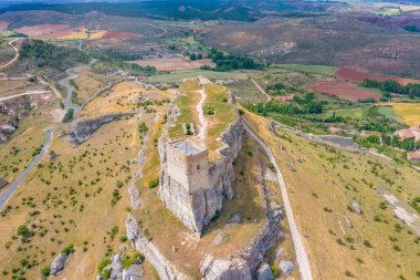 İspanya 'daki Castillo de Atienza manzarası.