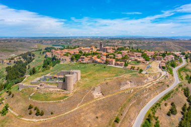İspanya 'nın Medinaceli kentinin Panorama manzarası.