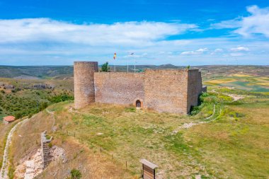 İspanyol kenti Medinaceli 'deki Alcazaba kalesi.