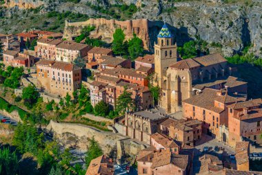 İspanyol şehri Albarracin 'in Panorama manzarası.