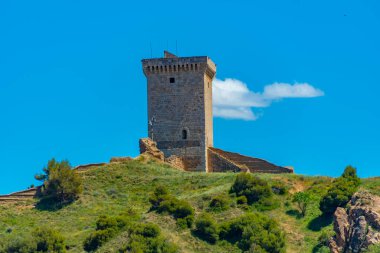 İspanya 'nın Daroca kasabasının yukarısındaki Castillo de San Jorge.