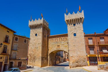 İspanyol kasabası Daroca 'dan Puerta Baja.