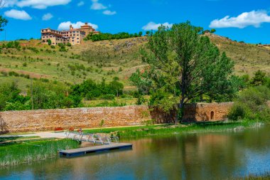 Douro 'nun Riverside' ı, Soria, İspanya.